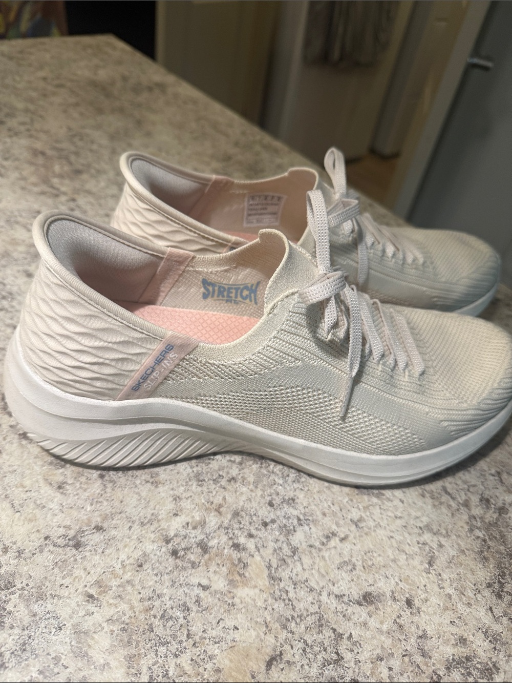 Skechers Women's Light Pink Knit Stretch Lace-Up Sneakers